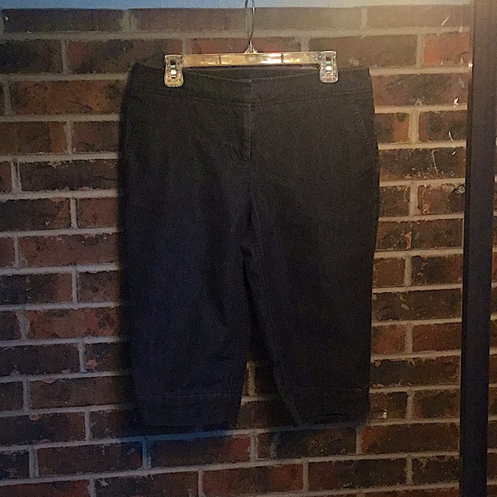 Women’s size 10 Kenneth Cole Reaction Bermuda shorts
